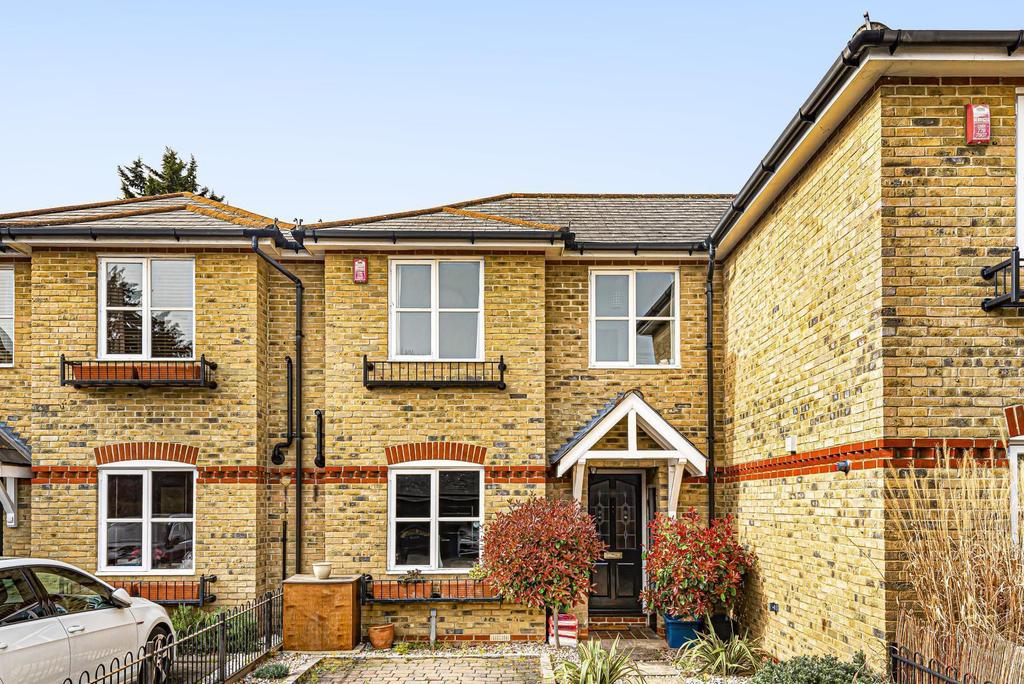 Saddlers Mews, St. Johns Road, Hampton Wick, KT1 4 bed terraced house