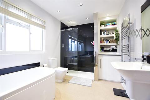 21 The Bramblings, London, E4 6LT