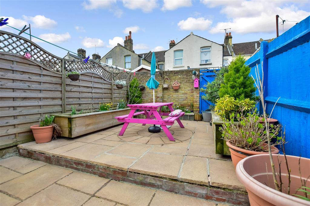 Linden Road, Gillingham, Kent 3 bed terraced house £280,000