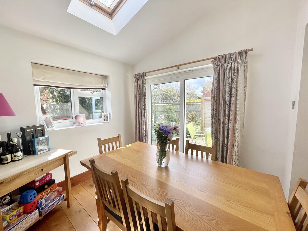 Kendall Avenue, Stratford upon Avon CV37 3 bed terraced house £280,000