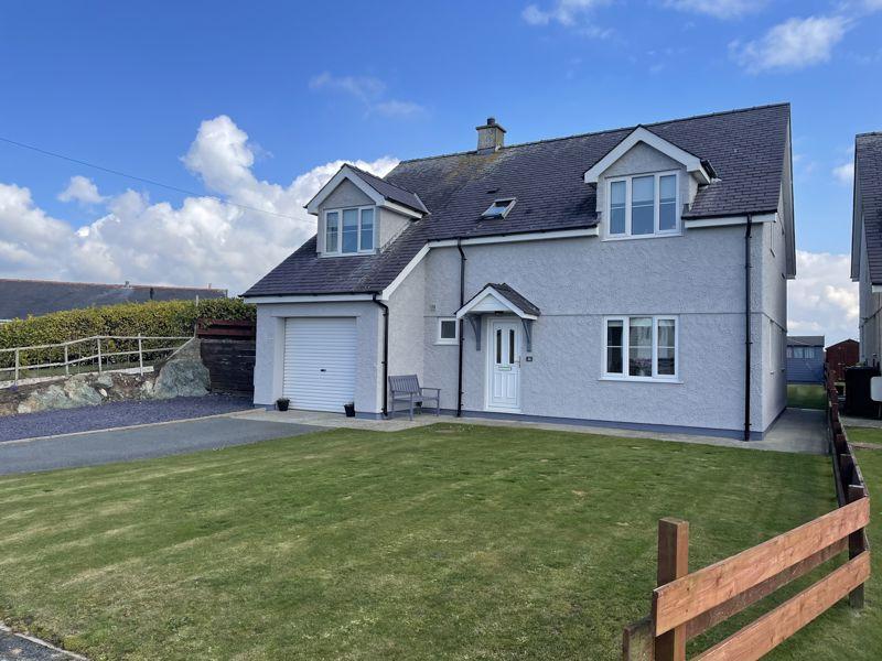 Zealand Park, Caergeiliog 4 bed detached house £325,000