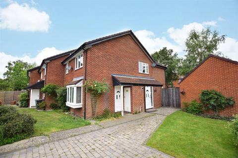 1 bedroom end of terrace house to rent, Cheylesmore Drive, Frimley, Camberley, Surrey, GU16