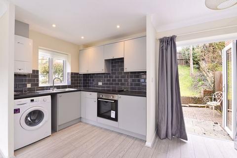 1 bedroom end of terrace house to rent, Fox Road, Haslemere