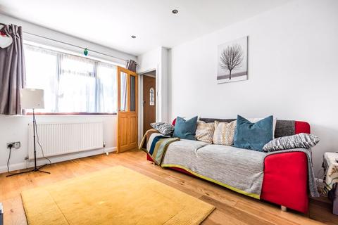 14 Arlington Drive, Carshalton, SM5 2EX