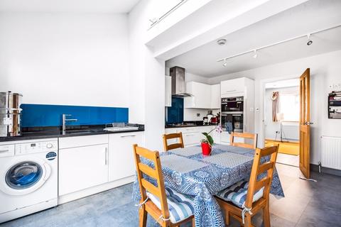 14 Arlington Drive, Carshalton, SM5 2EX