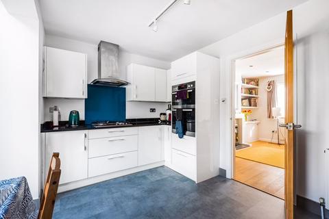 14 Arlington Drive, Carshalton, SM5 2EX
