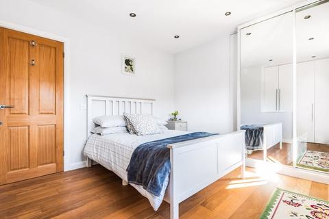 14 Arlington Drive, Carshalton, SM5 2EX