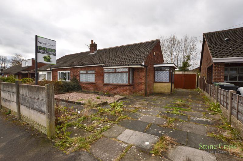Crow Wood Road, Lowton, Warrington... 2 bed bungalow £139,950