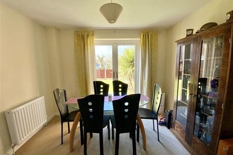 3 Roddis Close, Dinnington, Sheffield, S25 2XH