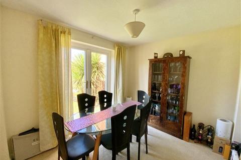 3 Roddis Close, Dinnington, Sheffield, S25 2XH