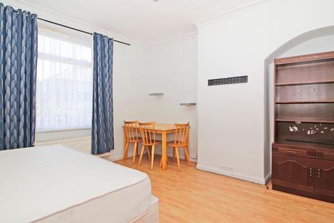 11 Downderry Road, Bromley, BR1 5QH