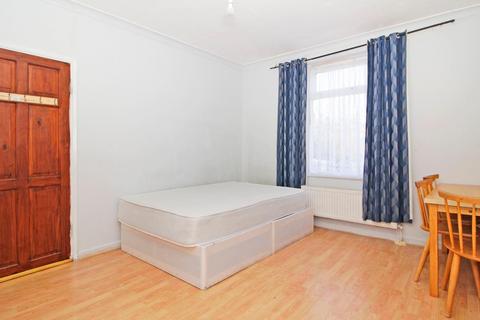 11 Downderry Road, Bromley, BR1 5QH