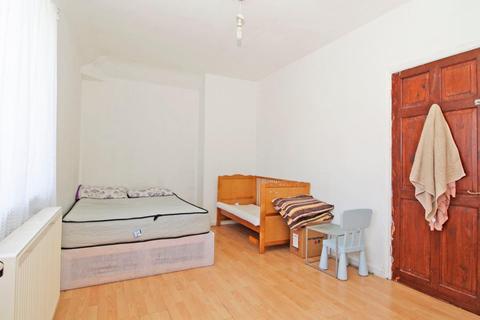 11 Downderry Road, Bromley, BR1 5QH