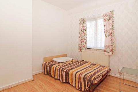 11 Downderry Road, Bromley, BR1 5QH