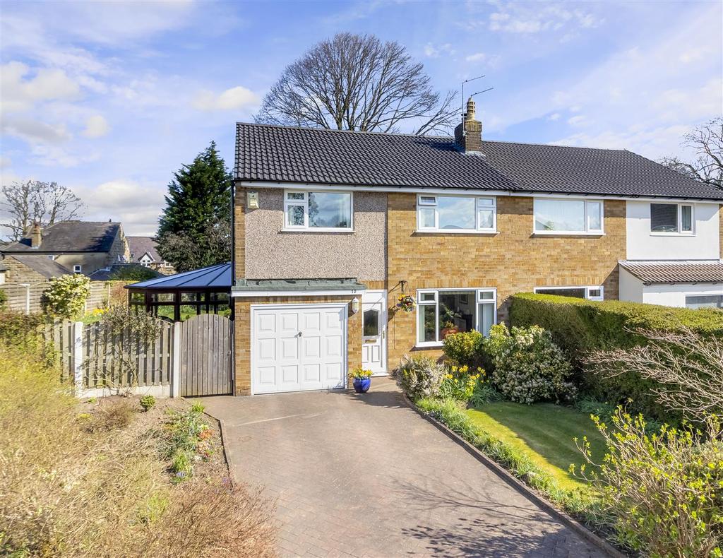 Parklands Crescent, Bramhope, Leeds 3 bed semidetached house £425,000