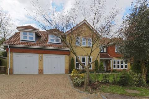 19 Poets Gate, Cheshunt, Waltham Cross, EN7 6SB