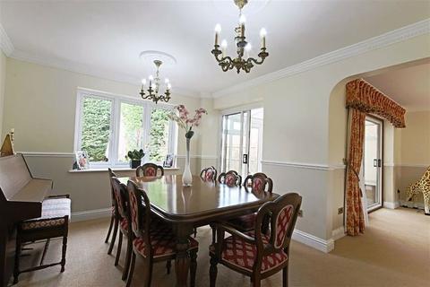 19 Poets Gate, Cheshunt, Waltham Cross, EN7 6SB