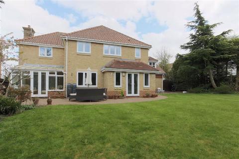 19 Poets Gate, Cheshunt, Waltham Cross, EN7 6SB