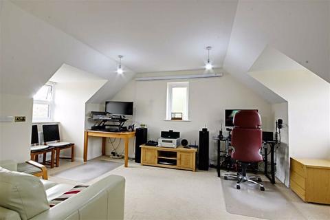 19 Poets Gate, Cheshunt, Waltham Cross, EN7 6SB