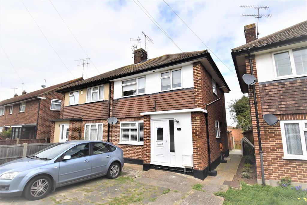 Flemming Crescent, LeighOnSea 1 bed flat £200,000