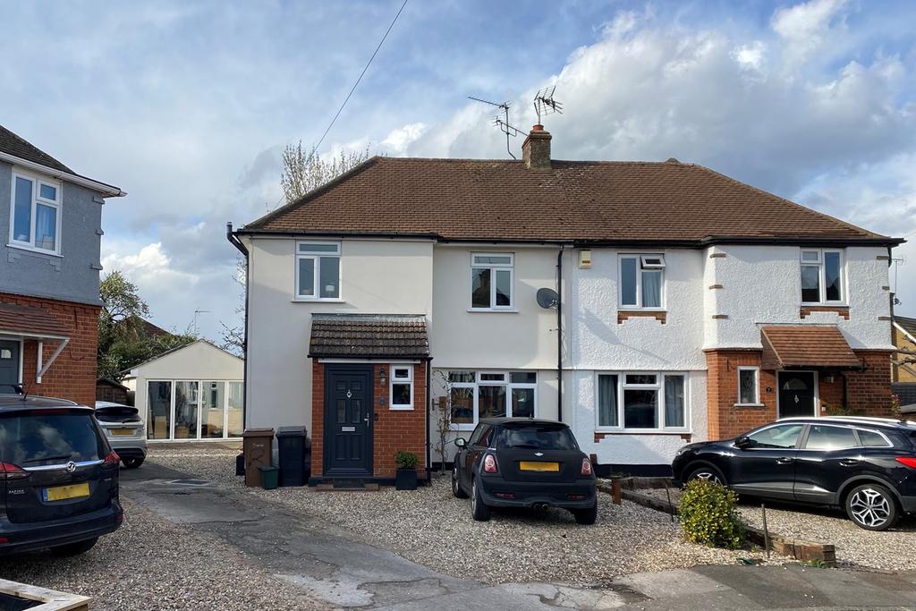 Chilton Close, Moulsham Lodge, Chelmsford, CM2 4 bed semidetached house £475,000