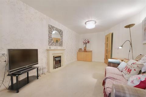 1 bedroom flat for sale, St. Giles Mews, Stony Stratford, Milton Keynes