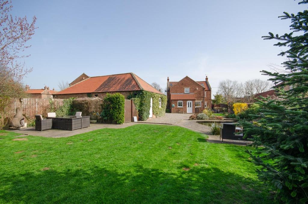 Aldwark, York 6 bed detached house £850,000
