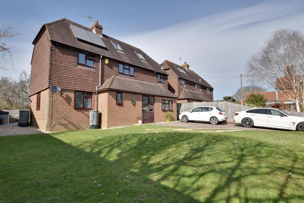 Butchers Lane Three Oaks, Hastings 4 bed detached house £500,000