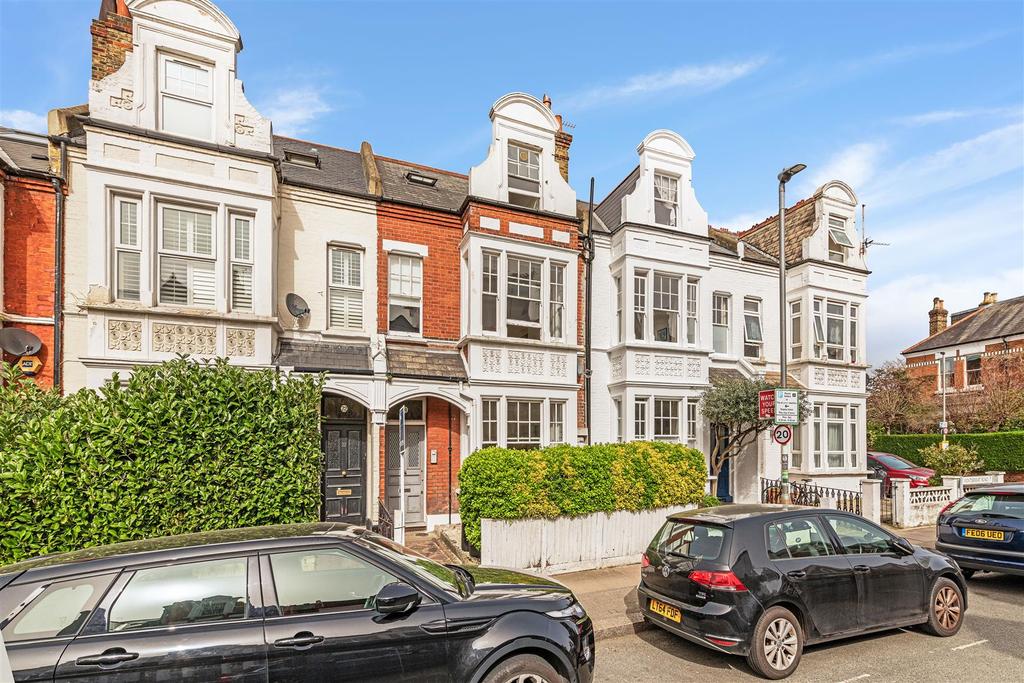 Montserrat Road, Putney 2 bed flat £750,000