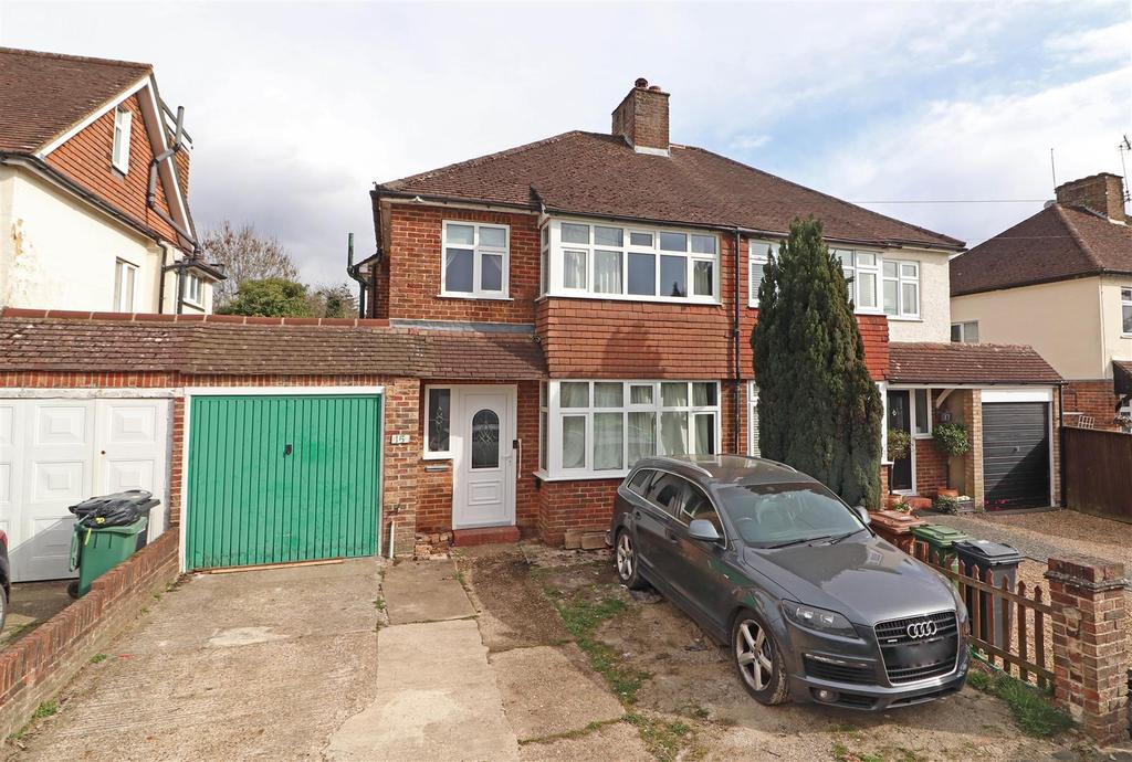 Hitchings Way, Reigate 3 bed semidetached house £550,000