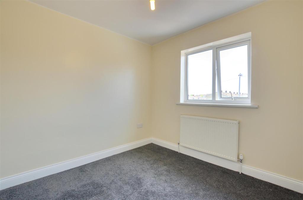 Bedroom 2 (rear)