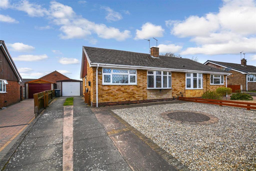 Jacklins Approach, Scunthorpe 2 bed semidetached bungalow £150,000