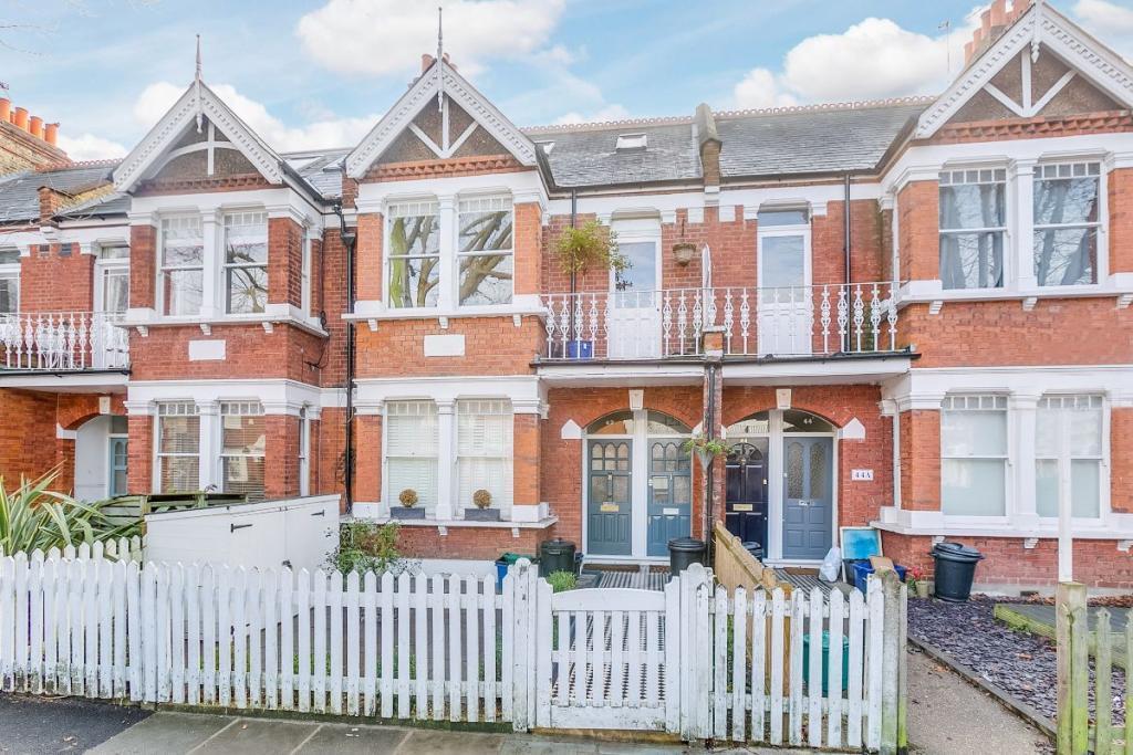 Sidney Road, St Margarets Village 2 bed £649,950