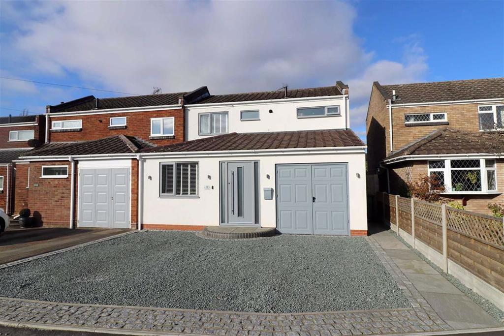 Damson Road, Hampton Magna, Warwick, CV35 3 bed semidetached house £