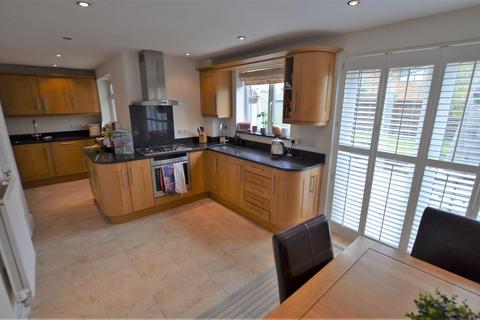 24 Old School Close, Caversfield, Bicester, OX27 8TW