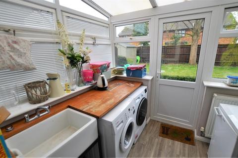 24 Old School Close, Caversfield, Bicester, OX27 8TW
