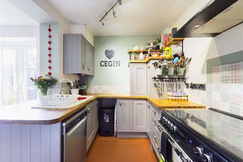 131 Longford Lane, Gloucester, GL2 9HD