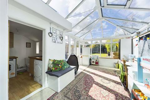 131 Longford Lane, Gloucester, GL2 9HD