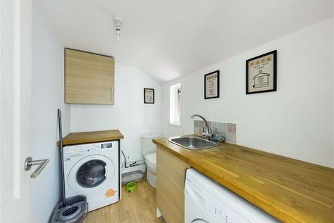 131 Longford Lane, Gloucester, GL2 9HD