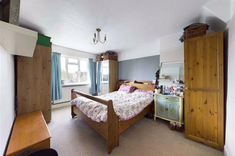 131 Longford Lane, Gloucester, GL2 9HD