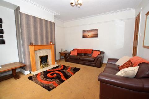 8 Breaks Road, Low Moor, Bradford, BD12 0HT