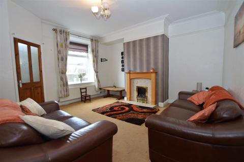 8 Breaks Road, Low Moor, Bradford, BD12 0HT