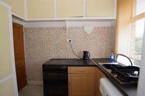 8 Breaks Road, Low Moor, Bradford, BD12 0HT