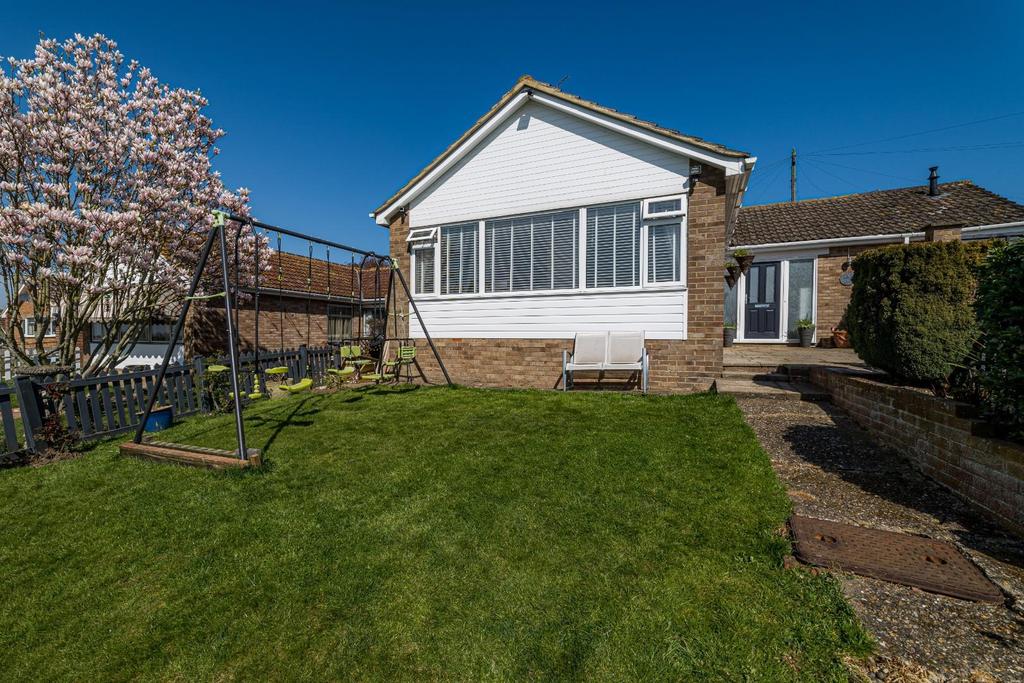 Woodrow Chase, Herne Bay 3 bed detached bungalow £390,000