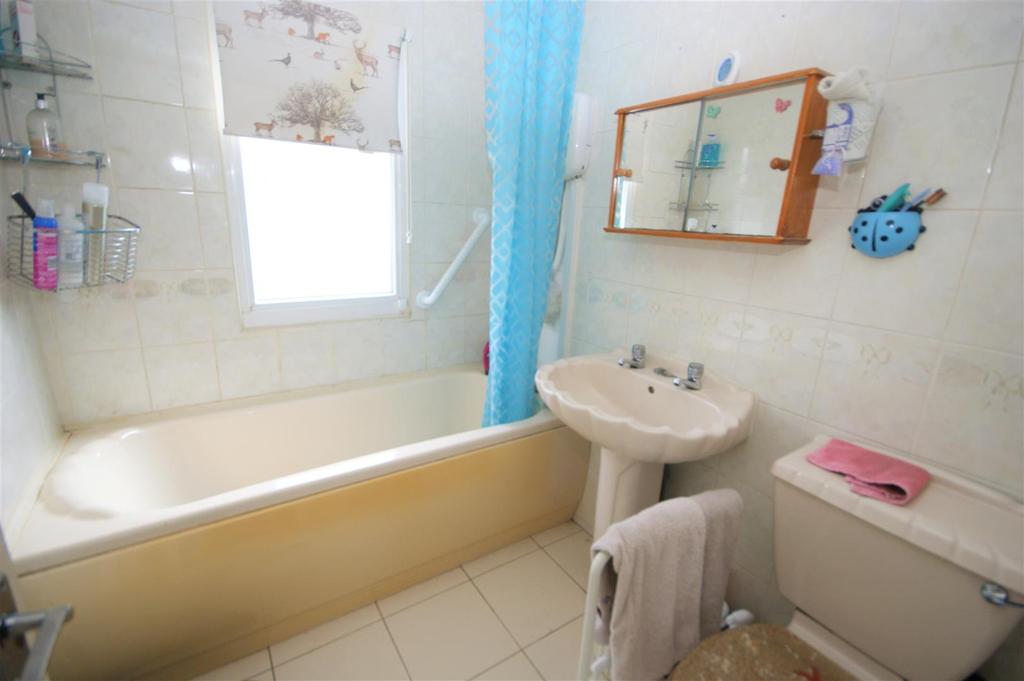 Bathroom.JPG