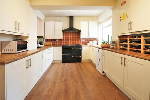 24 Hurst Road, Erith, DA8 3EG