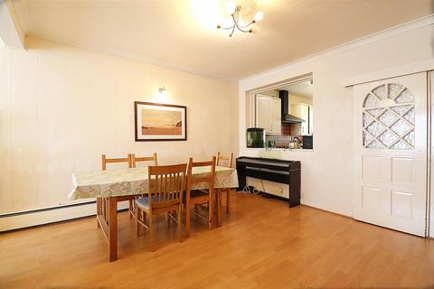 24 Hurst Road, Erith, DA8 3EG