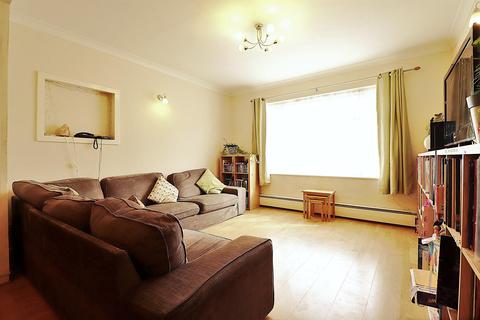 24 Hurst Road, Erith, DA8 3EG