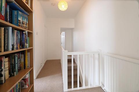 24 Hurst Road, Erith, DA8 3EG