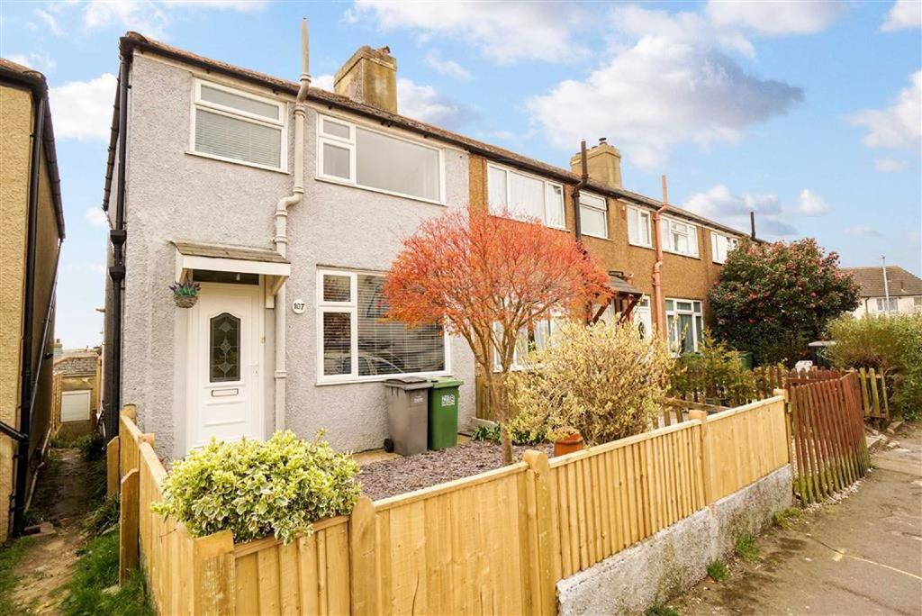 Victoria Avenue, Hastings, East Sussex 3 bed end of terrace house £